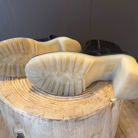 Platform gum sole boots - Picture 2 of 3